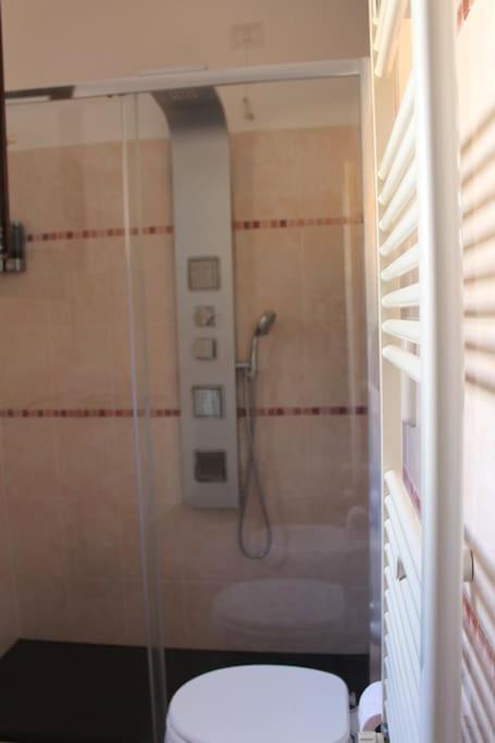 The Garden House Fco, Self Check In And Free Private Parking Apartment Fiumicino Bagian luar foto